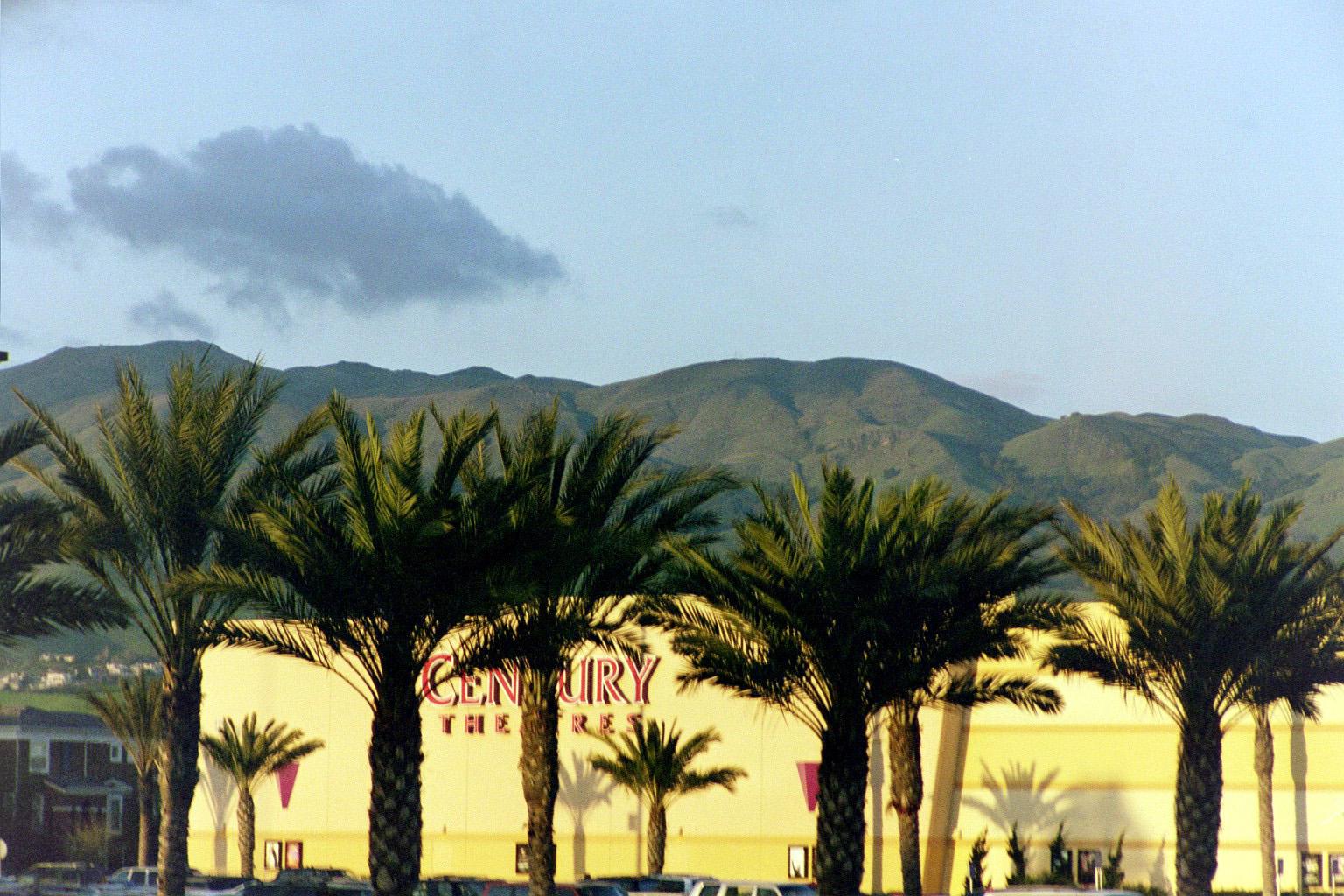 milpitasMall04082003-3